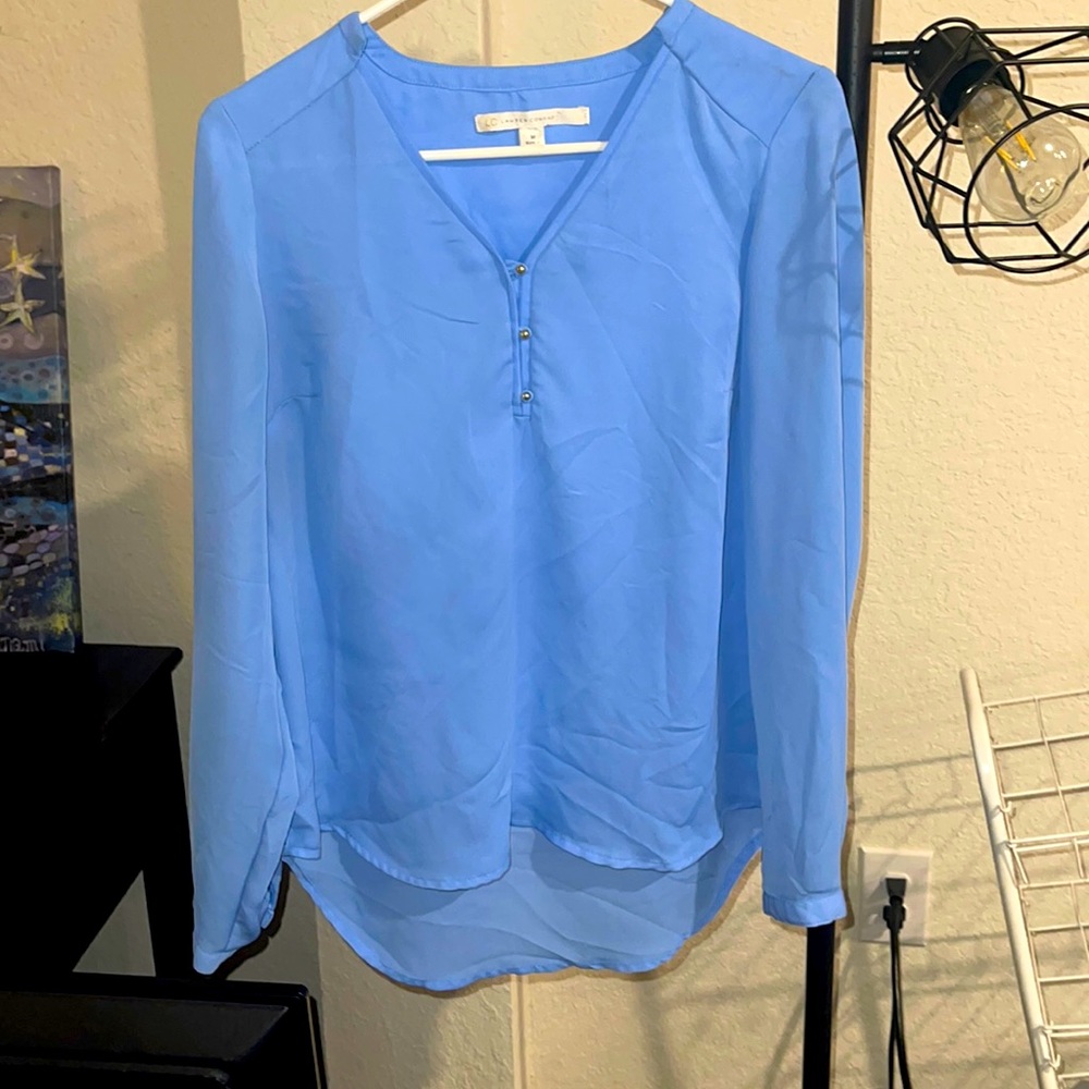 Lauren Conrad beautiful blue blouse size medium.